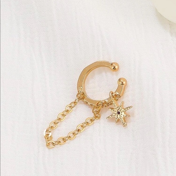 𝅺gold Rhinestone 1pc Star Ear Cuff - Picture 2 of 2